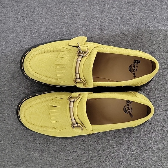 New Dr. Martens Adrian Snaffle shoe in moss green unisex men's size 6 - Picture 2 of 8